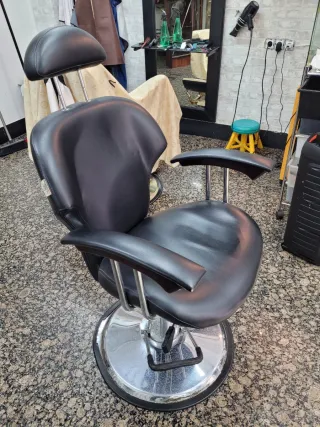 Silla de peluquería negra