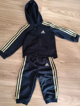 Chándal Adidas bebé negro y dorado