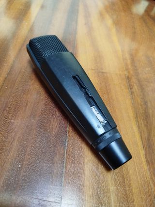 Micrófono Sennheiser MD 421 II + pinza soporte