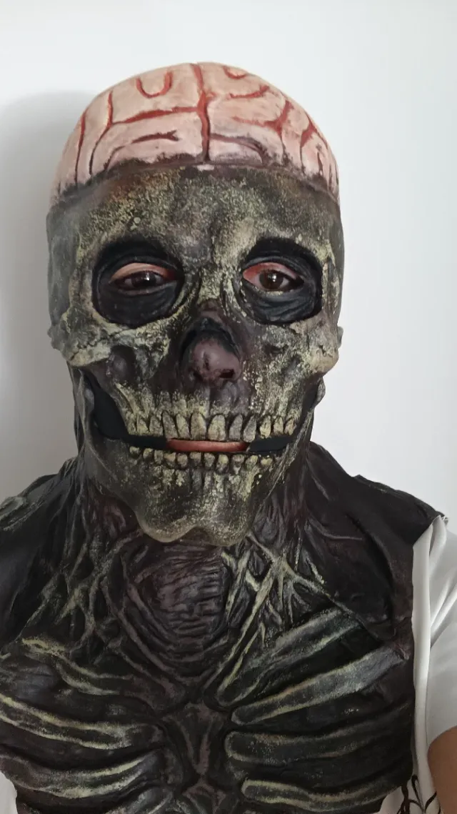 Máscara terror zombie cerebro