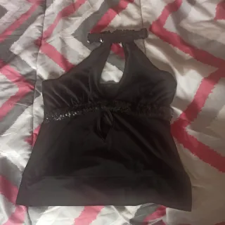 Top negro con lentejuelas