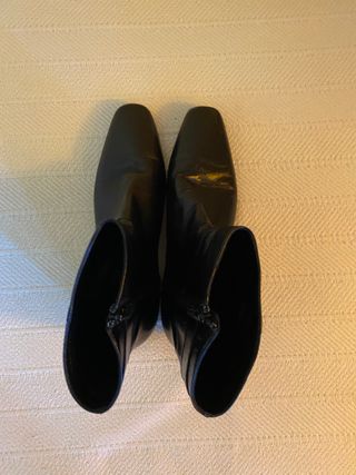 Botines negros de tacón
