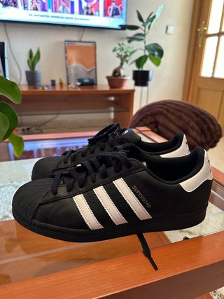 Adidas Superstar Negras Talla 42