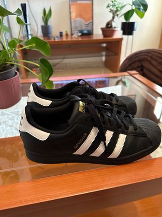 Adidas Superstar Negras Talla 42
