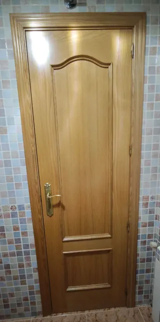 Lote puertas madera maciza