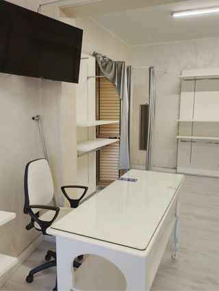 Arredo bianco 7 pannelli 2 cassettoni e mensole