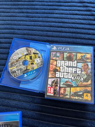 PS4 Grand Theft Auto V + FIFA 17