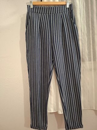 3 Pantalones de pinza, rayas, cuadros y negro