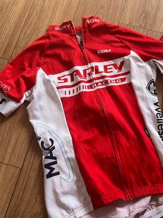 Chaleco cortavientos y maillot Kalas ciclismo