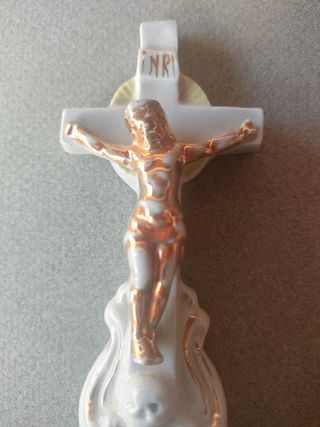 Crocifisso antico in biscuit lucido
