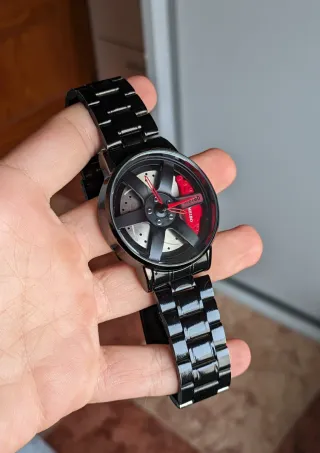 ⌚ Reloj elegante con diseño de llanta
