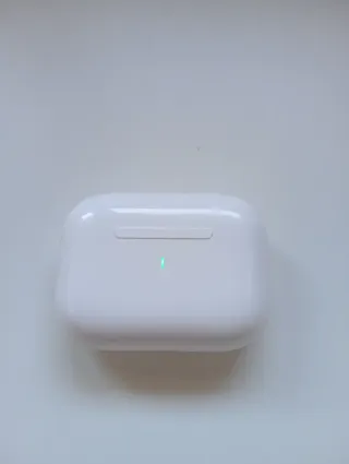 Cascos inalámbricos blancos