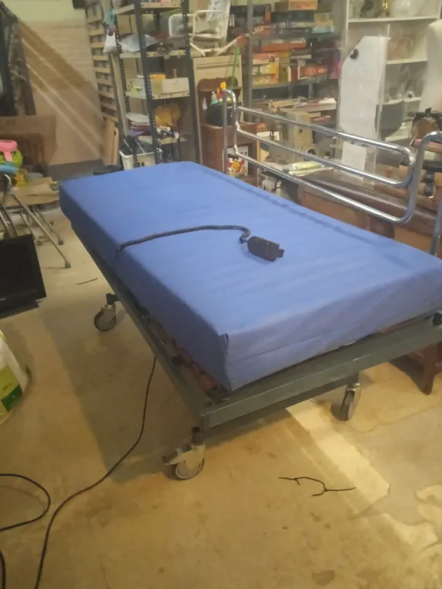 Cama hospitalaria eléctrica