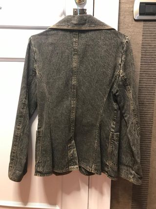 Chaqueta vaquera bordada