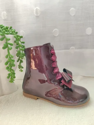 Bota burdeos niña 