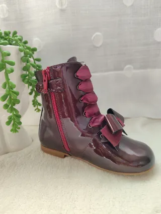 Bota burdeos niña 