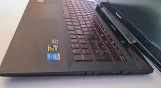 Portátil Gaming Lenovo Y50-70 Negro/Rojo