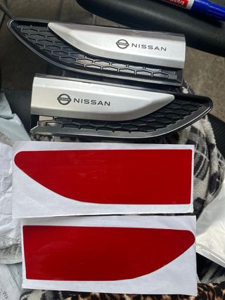 Embellecedores Laterales Nissan