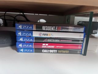 PS4 Slim Sony Negra con accesorios