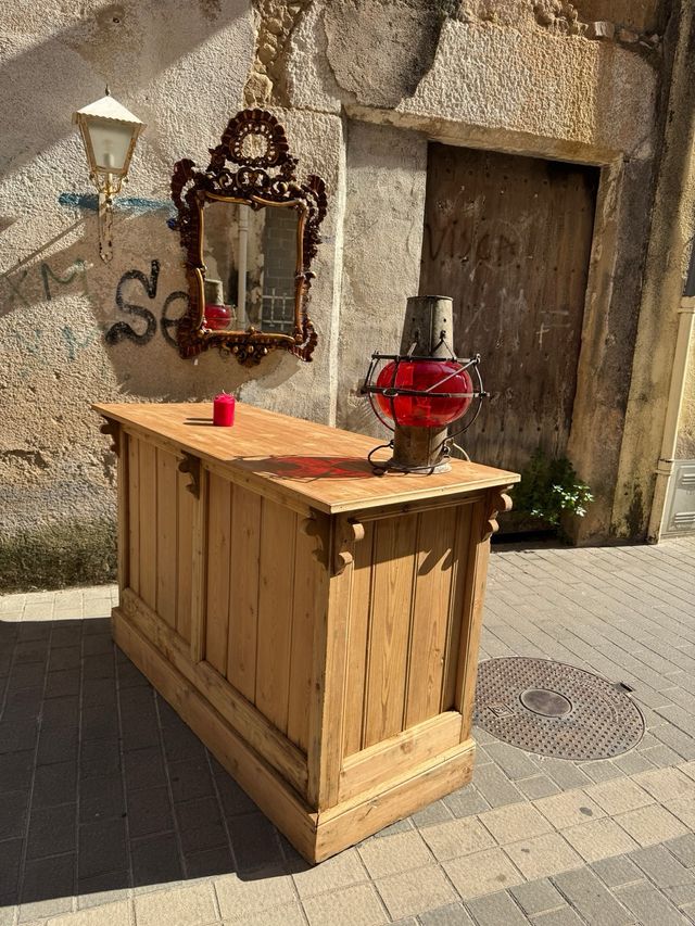 Mostrador antiguo de tienda. siglo XlX