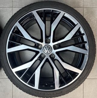 LLANTAS VW SANTIAGO 19 ORIGINALES CON NEUMÁTICOS