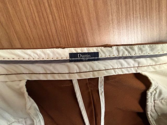 Pantaloni in pelle color pesca marrone