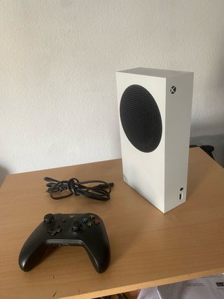 Xbox Series S Blanca + Mando