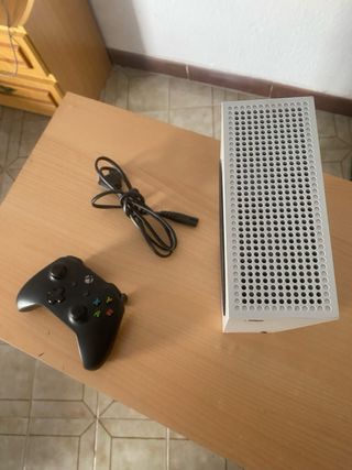 Xbox Series S Blanca + Mando