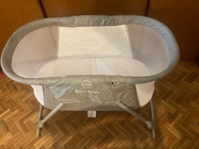 Moisés Minicuna Kinderkraft Gris plegable.
