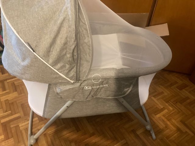 Moisés Minicuna Kinderkraft Gris plegable.