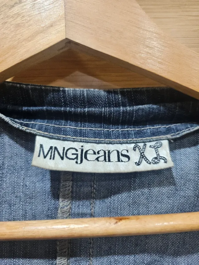 Cazadora vaquera con cremallera