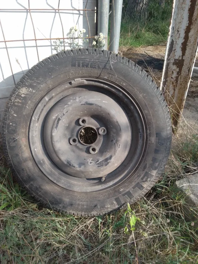 Neumático Pirelli 185/65-14 86T