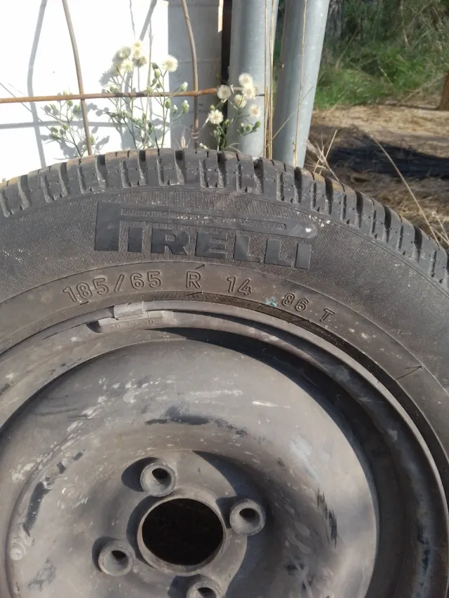 Neumático Pirelli 185/65-14 86T