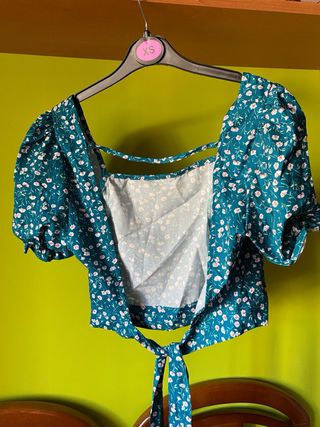 Top floral escote cuadrado