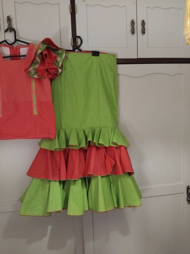 Traje Flamenco Niña Falda y Blusa