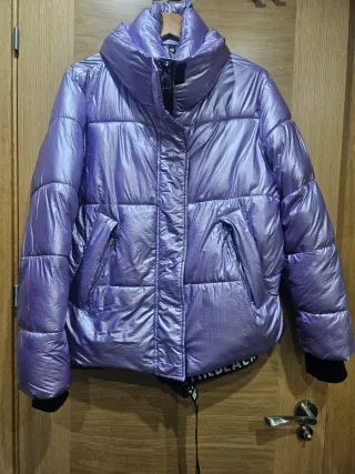 Plumas morado mujer