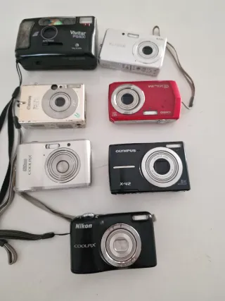 Confezione da 7 fotocamere digitali: Canon, Casio, Fuji, N