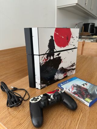 PS4 500GB Negra + Mando y Juego
