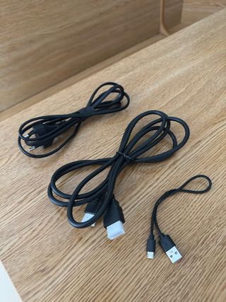 PS4 500GB Negra + Mando y Juego