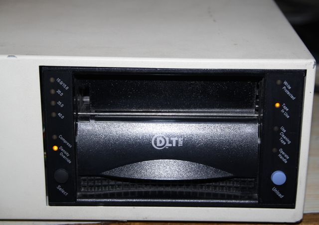 BEST DLT Unidad de Cinta SCSI Externa