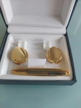 Conjunto Gemelos y Pinza Corbata Dorado