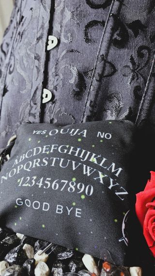 Monedero “Crimson Cross Ouija” | Gothic Coin Purse