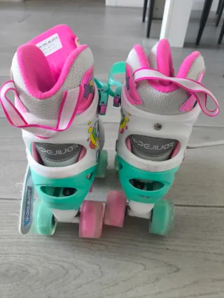 Patines infantiles rosas y blancos