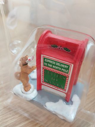 Figura Lemax Perro con Buzón Navidad Nueva