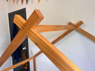 Cama infantil tipo casa de madera