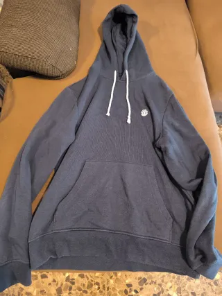 Sudaderas de la talla M en buenas condiciones.