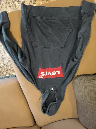 Sudaderas de la talla M en buenas condiciones.