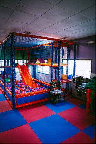 NAVE CON NEGOCIO EN FUNCIONAMIENTO 