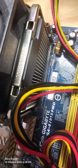 Scheda Madre GIGABYTE GA-8I915PMD + CPU P4 + 2GB R
