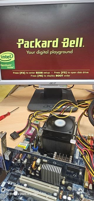 Scheda Madre GIGABYTE GA-8I915PMD + CPU P4 + 2GB R